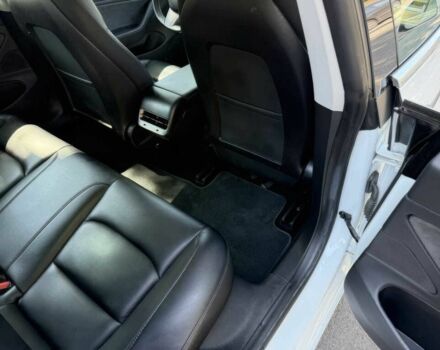 Білий Тесла Модель 3, об'ємом двигуна 0 л та пробігом 37 тис. км за 7800 $, фото 7 на Automoto.ua