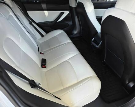 Белый Тесла Модель 3, объемом двигателя 0 л и пробегом 32 тыс. км за 9000 $, фото 10 на Automoto.ua