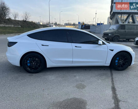 Белый Тесла Модель 3, объемом двигателя 0 л и пробегом 101 тыс. км за 18400 $, фото 7 на Automoto.ua
