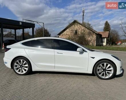 Белый Тесла Модель 3, объемом двигателя 0 л и пробегом 144 тыс. км за 15800 $, фото 10 на Automoto.ua