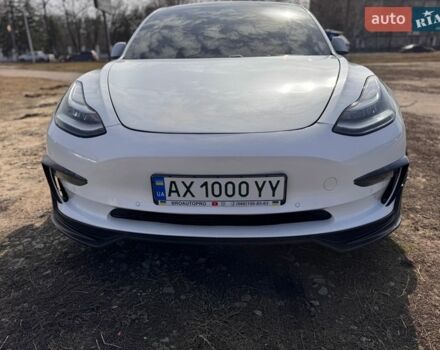 Белый Тесла Модель 3, объемом двигателя 0 л и пробегом 147 тыс. км за 15300 $, фото 2 на Automoto.ua