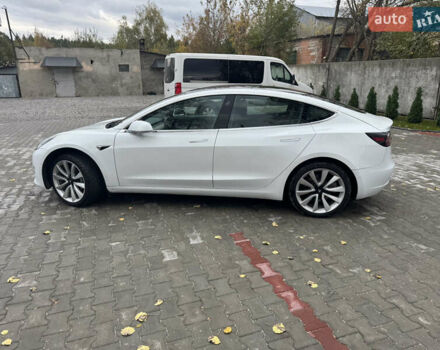 Белый Тесла Модель 3, объемом двигателя 0 л и пробегом 150 тыс. км за 15500 $, фото 3 на Automoto.ua