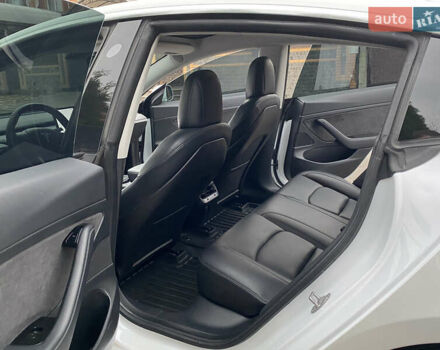 Белый Тесла Модель 3, объемом двигателя 0 л и пробегом 127 тыс. км за 17200 $, фото 17 на Automoto.ua