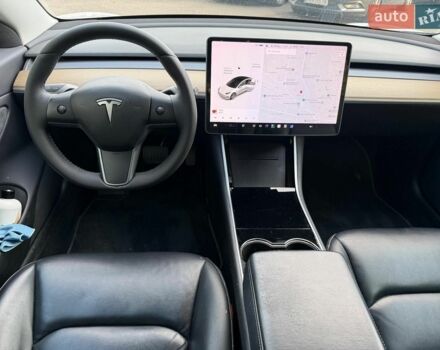 Білий Тесла Модель 3, об'ємом двигуна 0 л та пробігом 160 тис. км за 15500 $, фото 18 на Automoto.ua