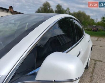 Белый Тесла Модель 3, объемом двигателя 0 л и пробегом 200 тыс. км за 15200 $, фото 32 на Automoto.ua