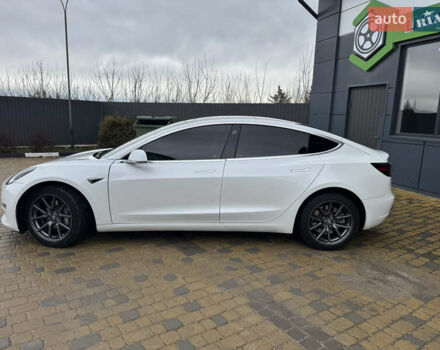 Белый Тесла Модель 3, объемом двигателя 0 л и пробегом 132 тыс. км за 17900 $, фото 7 на Automoto.ua