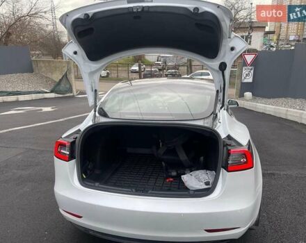 Белый Тесла Модель 3, объемом двигателя 0 л и пробегом 93 тыс. км за 20300 $, фото 11 на Automoto.ua