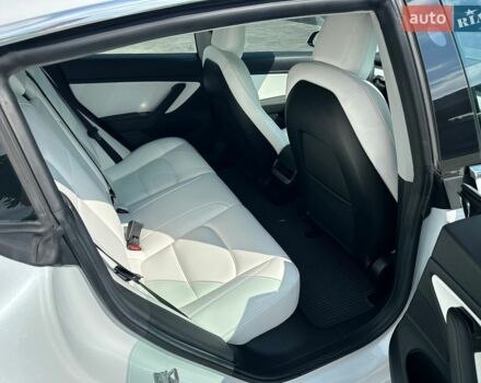 Білий Тесла Модель 3, об'ємом двигуна 0 л та пробігом 108 тис. км за 17500 $, фото 45 на Automoto.ua