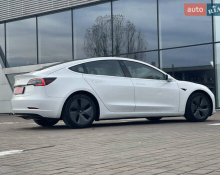 Белый Тесла Модель 3, объемом двигателя 0 л и пробегом 120 тыс. км за 17000 $, фото 11 на Automoto.ua