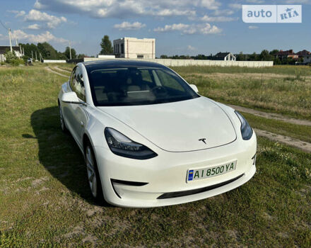Белый Тесла Модель 3, объемом двигателя 0 л и пробегом 83 тыс. км за 20300 $, фото 1 на Automoto.ua