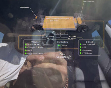 Белый Тесла Модель 3, объемом двигателя 0 л и пробегом 101 тыс. км за 14600 $, фото 35 на Automoto.ua
