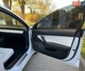 Белый Тесла Модель 3, объемом двигателя 0 л и пробегом 99 тыс. км за 20900 $, фото 28 на Automoto.ua