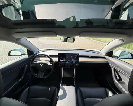 Белый Тесла Модель 3, объемом двигателя 0 л и пробегом 101 тыс. км за 14600 $, фото 39 на Automoto.ua