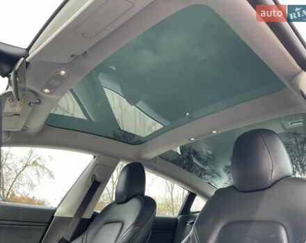 Белый Тесла Модель 3, объемом двигателя 0 л и пробегом 120 тыс. км за 17000 $, фото 34 на Automoto.ua