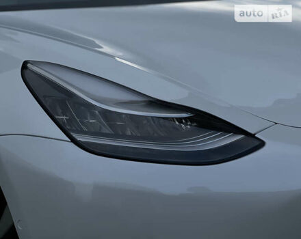 Белый Тесла Модель 3, объемом двигателя 0 л и пробегом 79 тыс. км за 24500 $, фото 7 на Automoto.ua