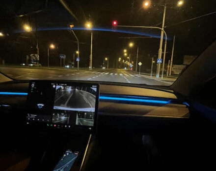 Білий Тесла Модель 3, об'ємом двигуна 0 л та пробігом 119 тис. км за 20499 $, фото 18 на Automoto.ua