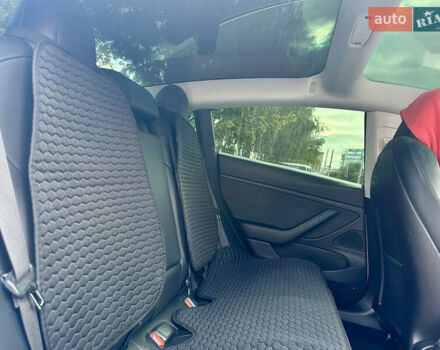 Білий Тесла Модель 3, об'ємом двигуна 0 л та пробігом 120 тис. км за 18900 $, фото 8 на Automoto.ua