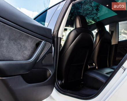 Белый Тесла Модель 3, объемом двигателя 0 л и пробегом 146 тыс. км за 17500 $, фото 40 на Automoto.ua