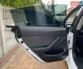 Білий Тесла Модель 3, об'ємом двигуна 0 л та пробігом 130 тис. км за 17200 $, фото 16 на Automoto.ua
