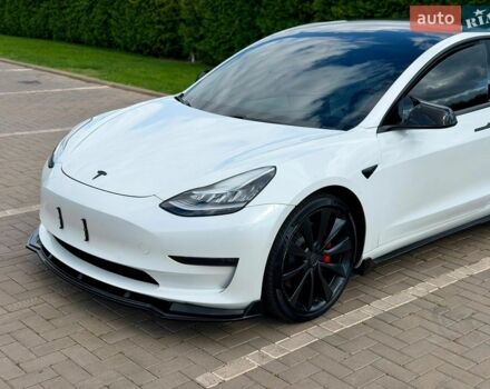 Білий Тесла Модель 3, об'ємом двигуна 0 л та пробігом 104 тис. км за 19900 $, фото 1 на Automoto.ua