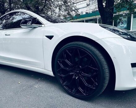 Белый Тесла Модель 3, объемом двигателя 0 л и пробегом 130 тыс. км за 17500 $, фото 8 на Automoto.ua