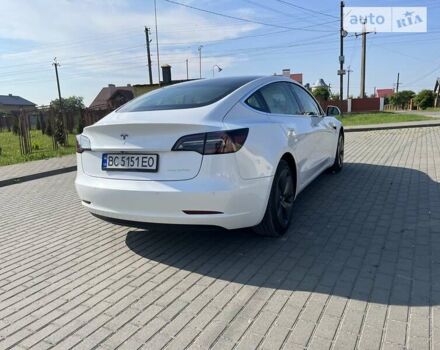 Белый Тесла Модель 3, объемом двигателя 0 л и пробегом 64 тыс. км за 21200 $, фото 5 на Automoto.ua