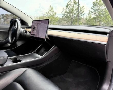 Белый Тесла Модель 3, объемом двигателя 0 л и пробегом 53 тыс. км за 12700 $, фото 8 на Automoto.ua