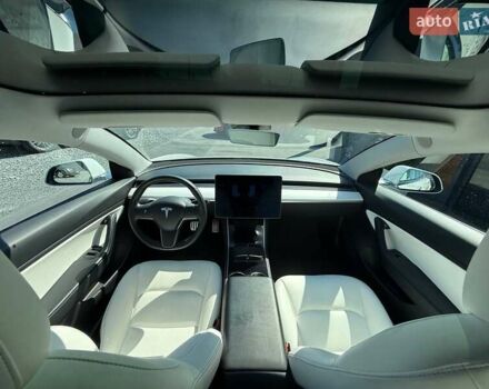 Білий Тесла Модель 3, об'ємом двигуна 0 л та пробігом 67 тис. км за 20499 $, фото 35 на Automoto.ua