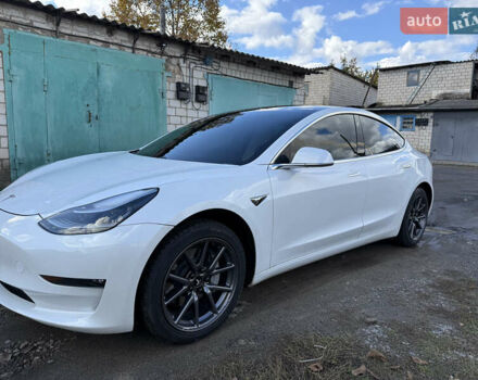 Белый Тесла Модель 3, объемом двигателя 0 л и пробегом 89 тыс. км за 16999 $, фото 2 на Automoto.ua