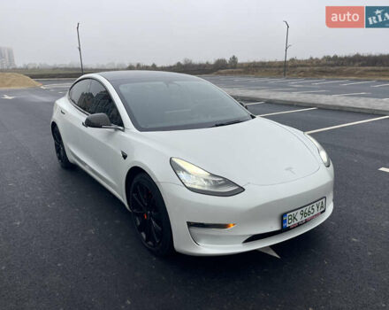 Белый Тесла Модель 3, объемом двигателя 0 л и пробегом 73 тыс. км за 17000 $, фото 8 на Automoto.ua