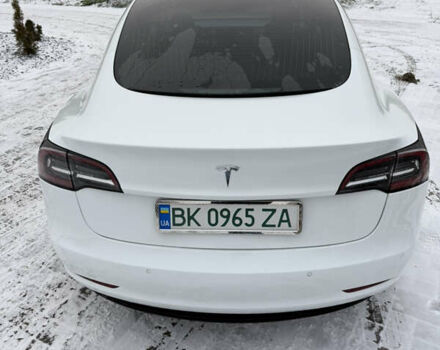 Белый Тесла Модель 3, объемом двигателя 0 л и пробегом 263 тыс. км за 14200 $, фото 3 на Automoto.ua