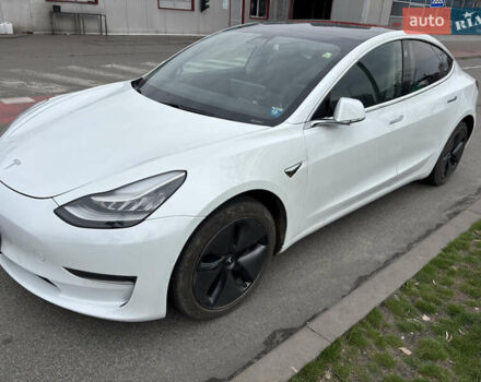 Белый Тесла Модель 3, объемом двигателя 0 л и пробегом 118 тыс. км за 21600 $, фото 2 на Automoto.ua