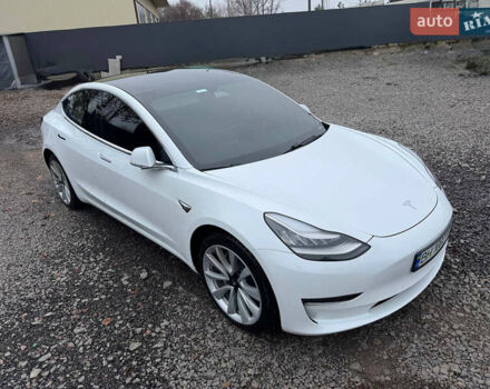 Білий Тесла Модель 3, об'ємом двигуна 0 л та пробігом 64 тис. км за 17500 $, фото 8 на Automoto.ua