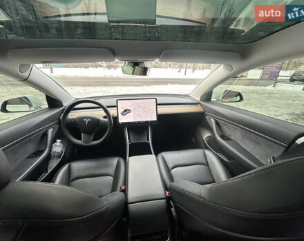 Белый Тесла Модель 3, объемом двигателя 0 л и пробегом 45 тыс. км за 15700 $, фото 22 на Automoto.ua