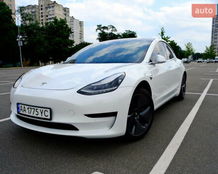 Белый Тесла Модель 3, объемом двигателя 0 л и пробегом 103 тыс. км за 17400 $, фото 1 на Automoto.ua