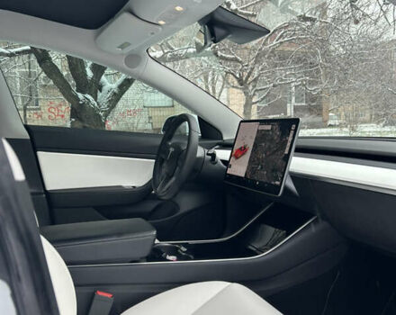 Белый Тесла Модель 3, объемом двигателя 0 л и пробегом 49 тыс. км за 17000 $, фото 12 на Automoto.ua