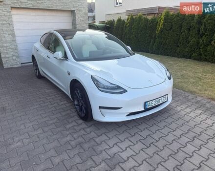Белый Тесла Модель 3, объемом двигателя 0 л и пробегом 72 тыс. км за 18900 $, фото 7 на Automoto.ua
