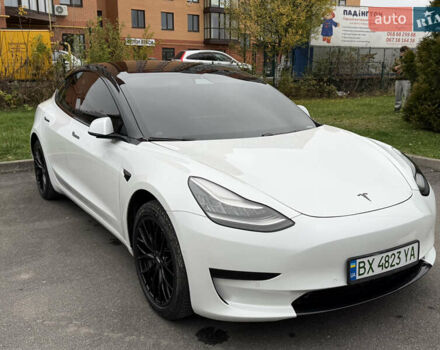 Білий Тесла Модель 3, об'ємом двигуна 0 л та пробігом 139 тис. км за 15700 $, фото 1 на Automoto.ua