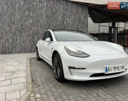 Белый Тесла Модель 3, объемом двигателя 0 л и пробегом 80 тыс. км за 22500 $, фото 1 на Automoto.ua