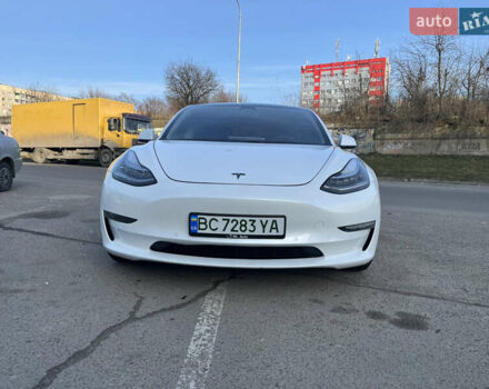 Белый Тесла Модель 3, объемом двигателя 0 л и пробегом 101 тыс. км за 18400 $, фото 1 на Automoto.ua