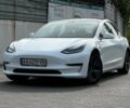 Белый Тесла Модель 3, объемом двигателя 0 л и пробегом 95 тыс. км за 28000 $, фото 1 на Automoto.ua