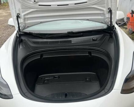 Белый Тесла Модель 3, объемом двигателя 0 л и пробегом 122 тыс. км за 19350 $, фото 1 на Automoto.ua