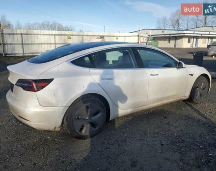 Белый Тесла Модель 3, объемом двигателя 0 л и пробегом 56 тыс. км за 11500 $, фото 2 на Automoto.ua