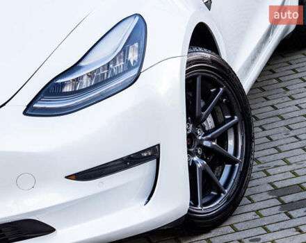 Белый Тесла Модель 3, объемом двигателя 0 л и пробегом 146 тыс. км за 17500 $, фото 7 на Automoto.ua