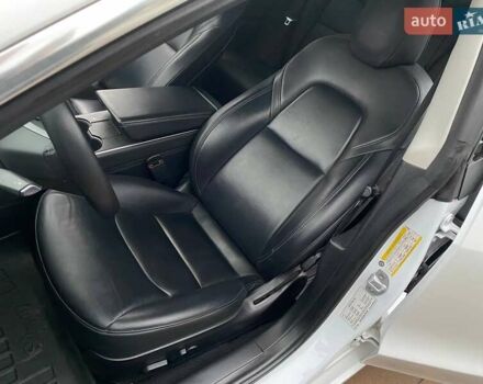 Білий Тесла Модель 3, об'ємом двигуна 0 л та пробігом 130 тис. км за 17200 $, фото 24 на Automoto.ua