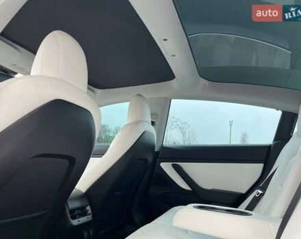 Белый Тесла Модель 3, объемом двигателя 0 л и пробегом 100 тыс. км за 18400 $, фото 7 на Automoto.ua