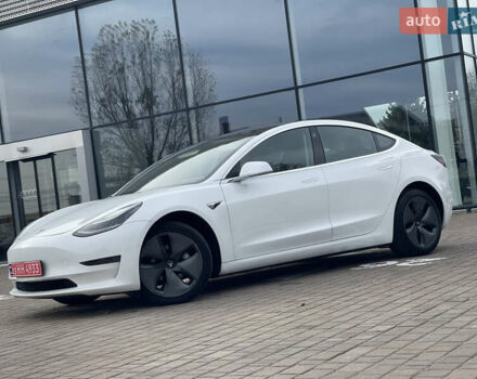 Белый Тесла Модель 3, объемом двигателя 0 л и пробегом 120 тыс. км за 17000 $, фото 5 на Automoto.ua