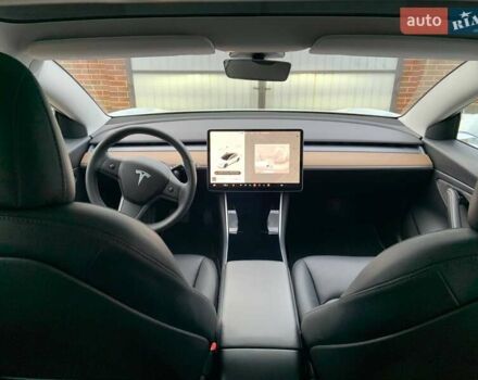 Белый Тесла Модель 3, объемом двигателя 0 л и пробегом 31 тыс. км за 32600 $, фото 34 на Automoto.ua