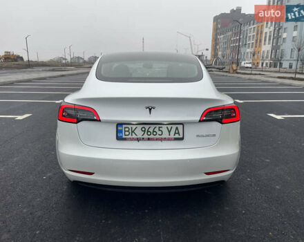 Белый Тесла Модель 3, объемом двигателя 0 л и пробегом 73 тыс. км за 17000 $, фото 12 на Automoto.ua