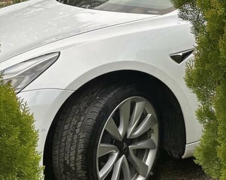 Білий Тесла Модель 3, об'ємом двигуна 0 л та пробігом 61 тис. км за 18500 $, фото 11 на Automoto.ua